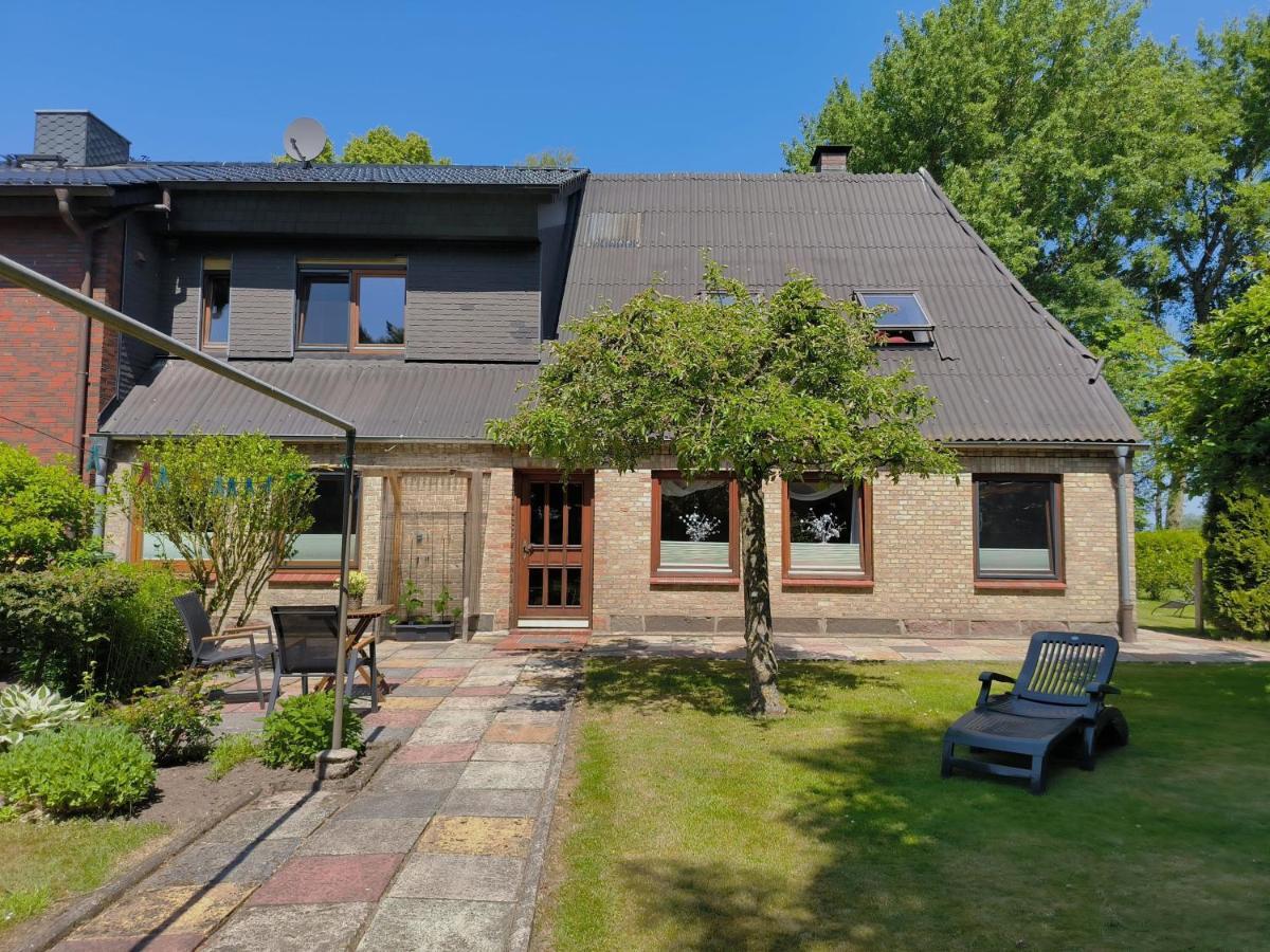 Ferienwohnung Zwischen Den Meeren - Schoene Und Gemuetliche Fewo Mit Garten Dorpstedt Buitenkant foto