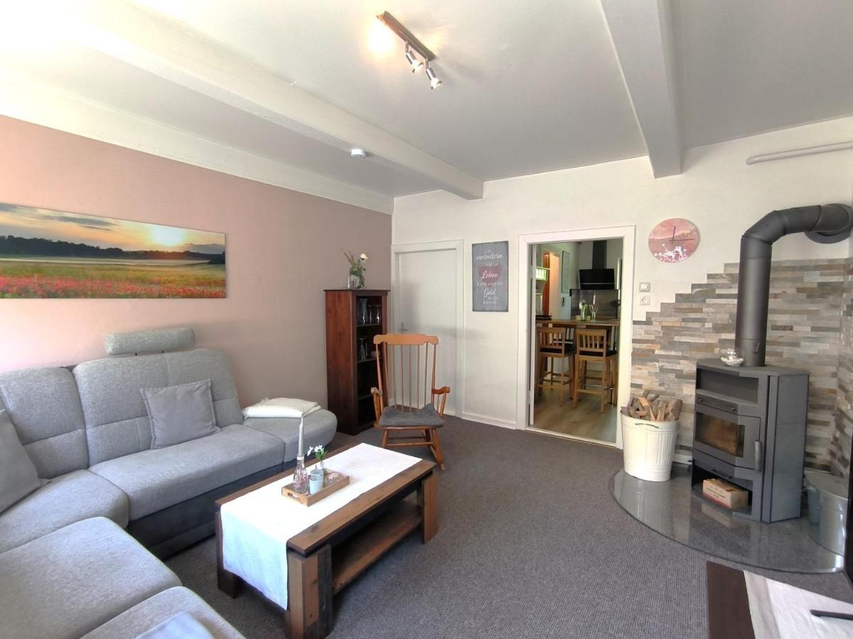 Ferienwohnung Zwischen Den Meeren - Schoene Und Gemuetliche Fewo Mit Garten Dorpstedt Buitenkant foto