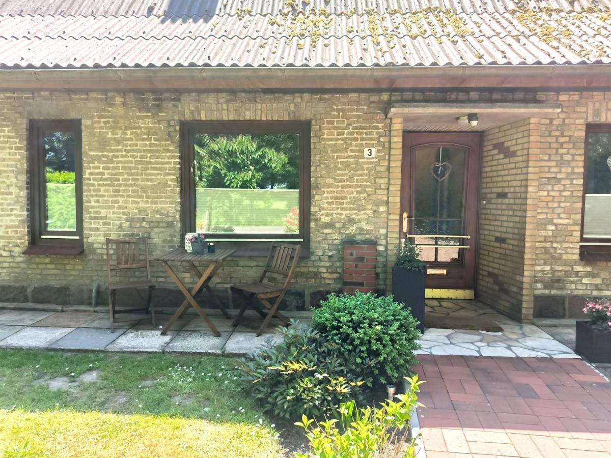 Ferienwohnung Zwischen Den Meeren - Schoene Und Gemuetliche Fewo Mit Garten Dorpstedt Buitenkant foto